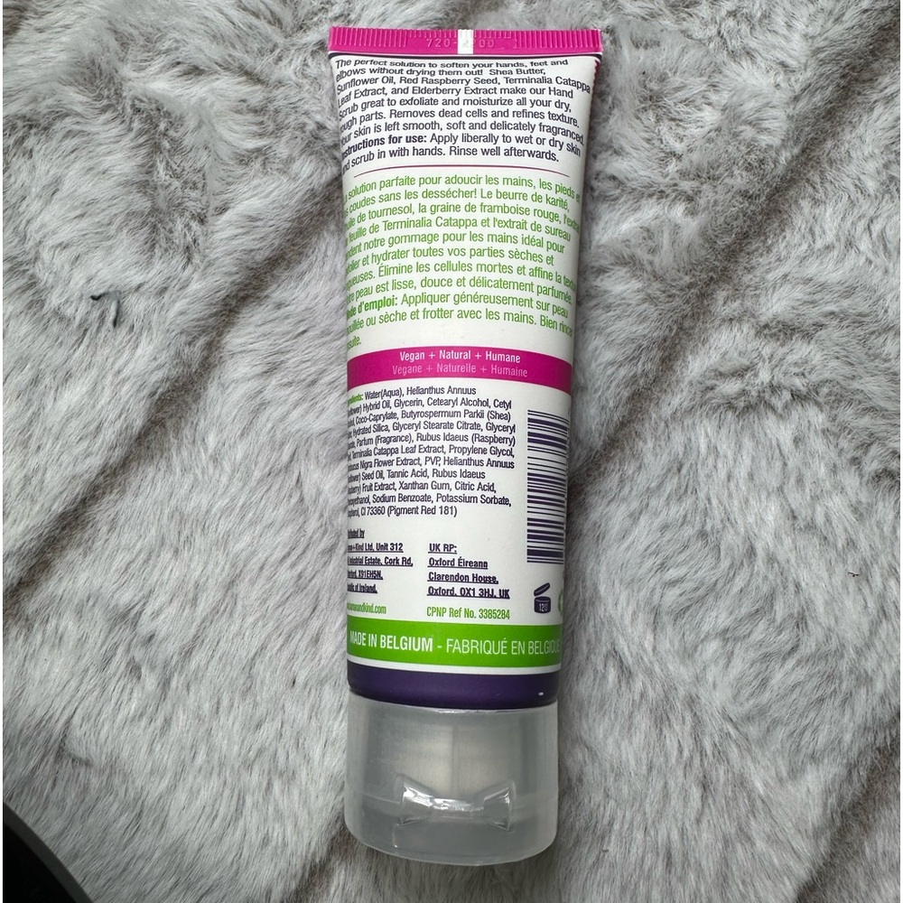 Human + Kind Hand Scrub Elderflower & Raspberry - Picture 2 of 3